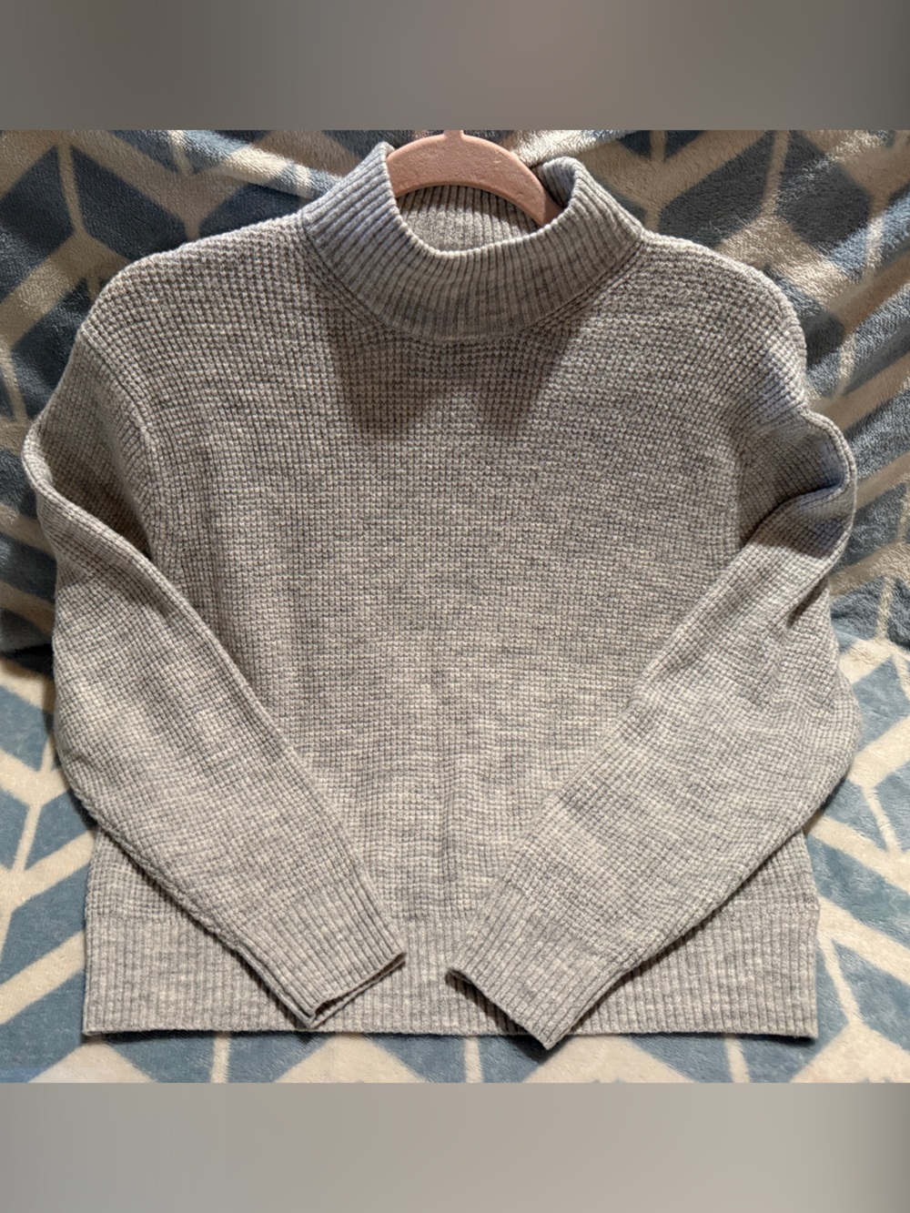 GAP Heather Light Grey Mock Neck Waffle Knit Sweater - Small Petite (SP)